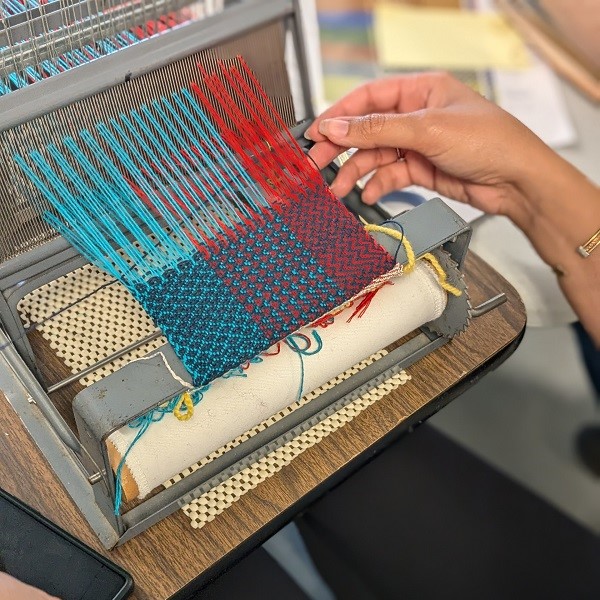 Weaving on a 4-Shaft Loom for Absolute Beginners